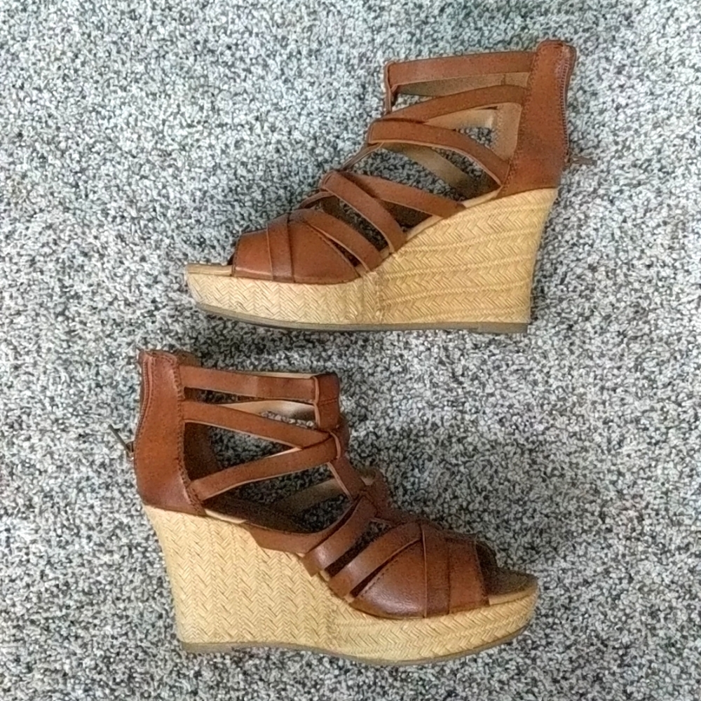 Wedge sandals